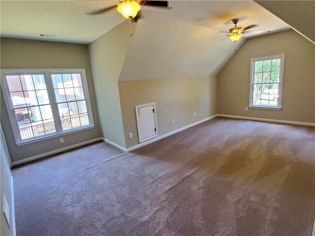 Building Photo - 1901 Berkshire Eve Dr