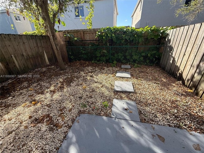 Building Photo - 1692 SE 9th Ave