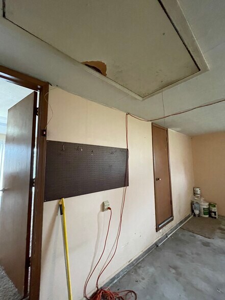 Building Photo - 1333 S Ventura Ave