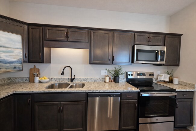 Building Photo - Live Where Comfort Meets Convenience in This Stylish 3 Bedroom Townhome