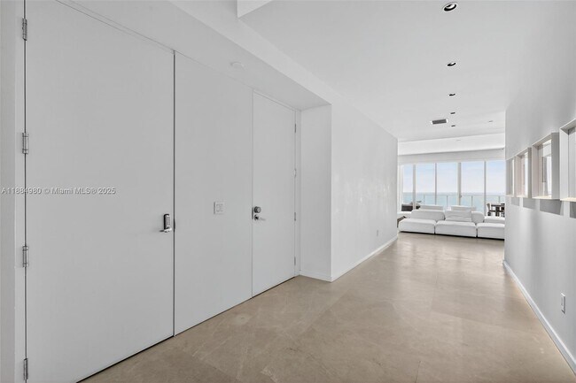 Building Photo - 9705 Collins Ave