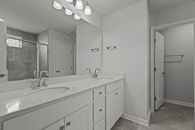 Building Photo - Gorgeous New Construction!  Updated Kitche...