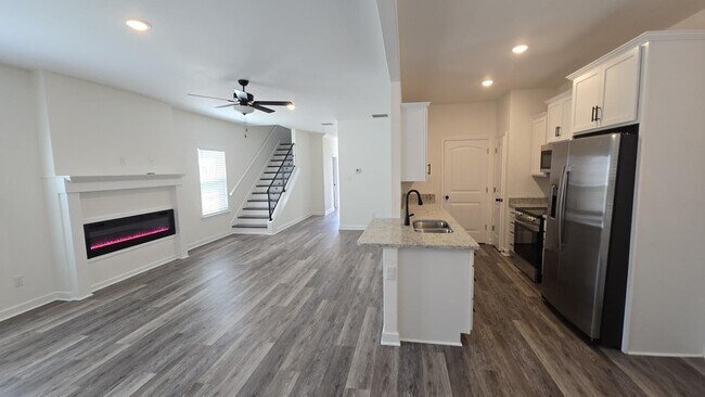 Building Photo - 1210 Pennock Dr