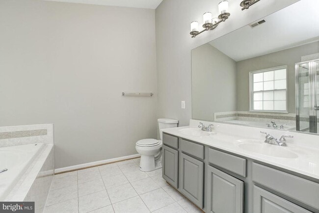 Building Photo - 7041 Water Oak Rd