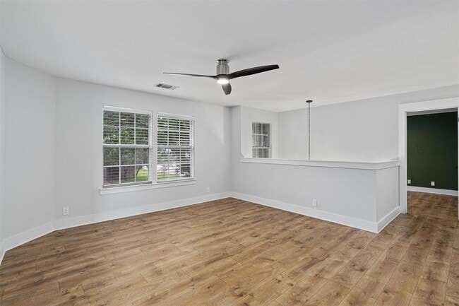 Building Photo - 1203 Thackeray Ln