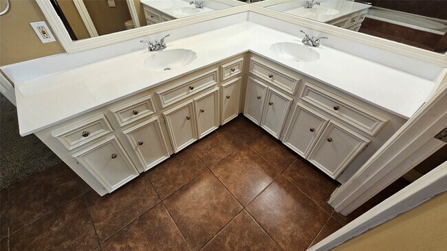 Building Photo - 14734 Treborway Dr