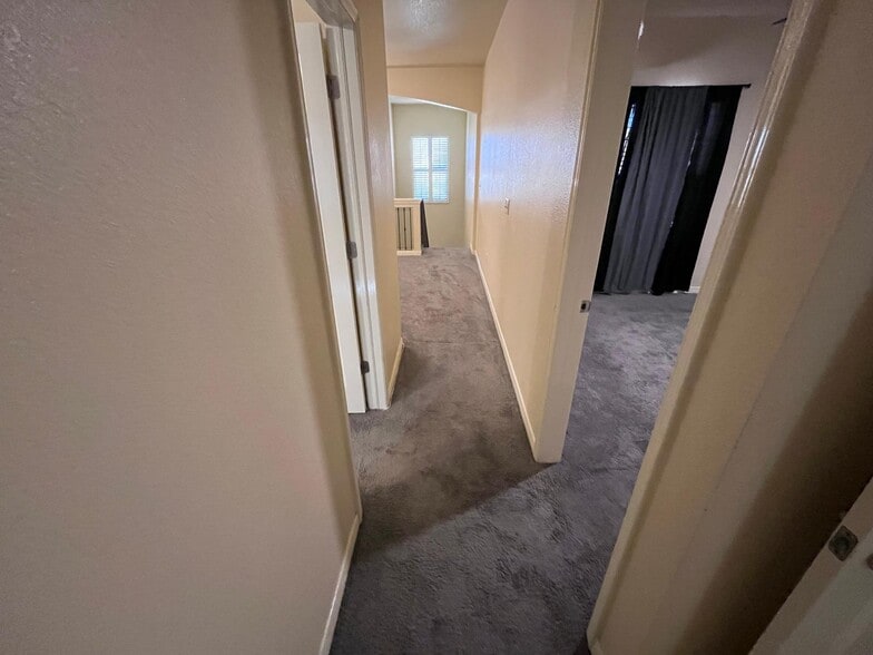 Building Photo - 3150 N Yarbrough Dr