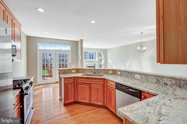 Building Photo - 43903 Thorncroft Terrace