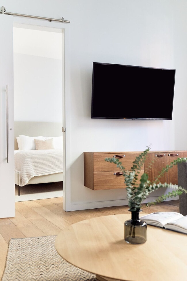 Building Photo - 121 Middle St