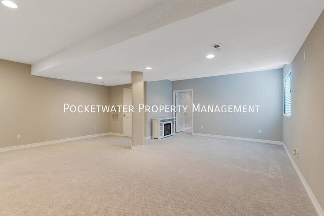Building Photo - 3533 Parkside Center Dr