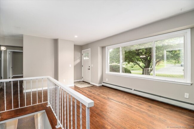 Building Photo - 8 Lakewood Terrace