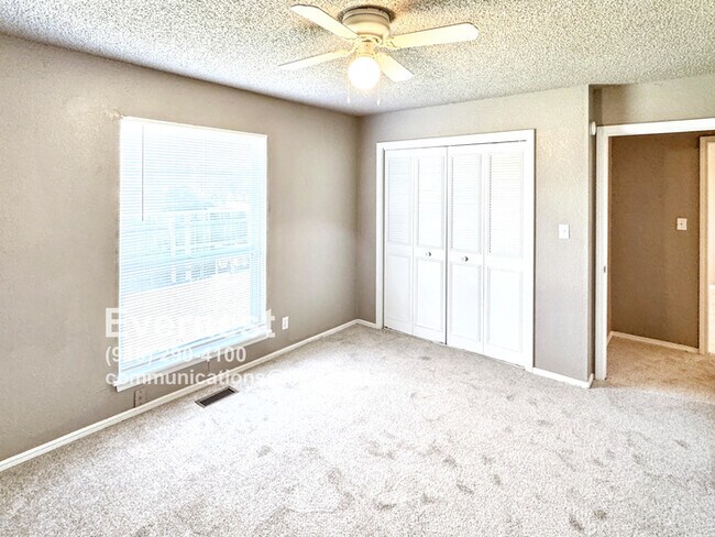 Building Photo - Comfortable 3-Bedroom Home with Prime Acce...