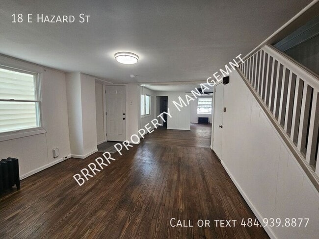 Building Photo - 18 E Hazard St
