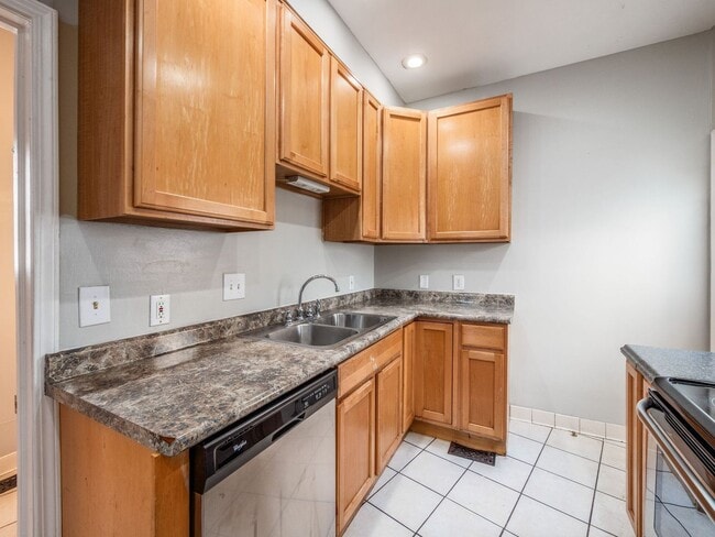 Building Photo - 193 E 2nd Ave