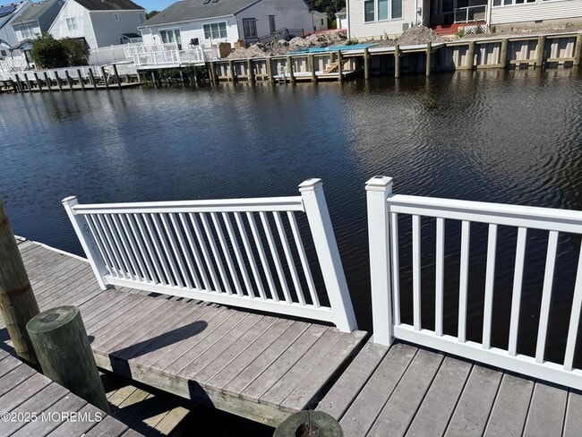 Building Photo - 156 Rodman Dr