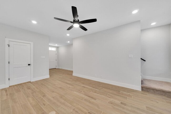 Building Photo - Beautiful 4 Bedroom Luxury Townhome!!! Tuscany Floorplan