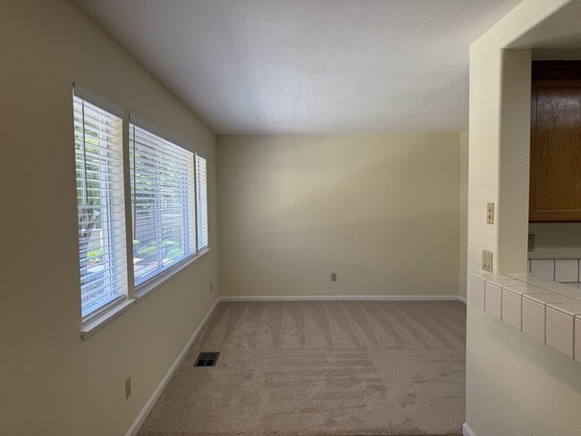 Building Photo - 538 Mill River Ln