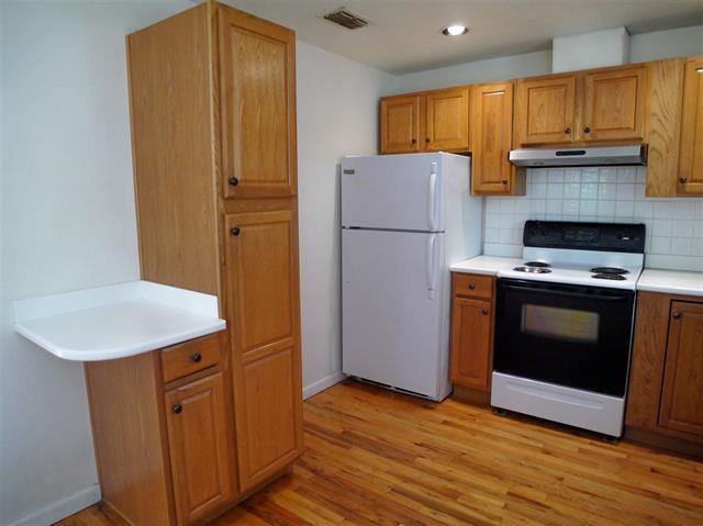 Building Photo - 5022 Ruthenia Rd