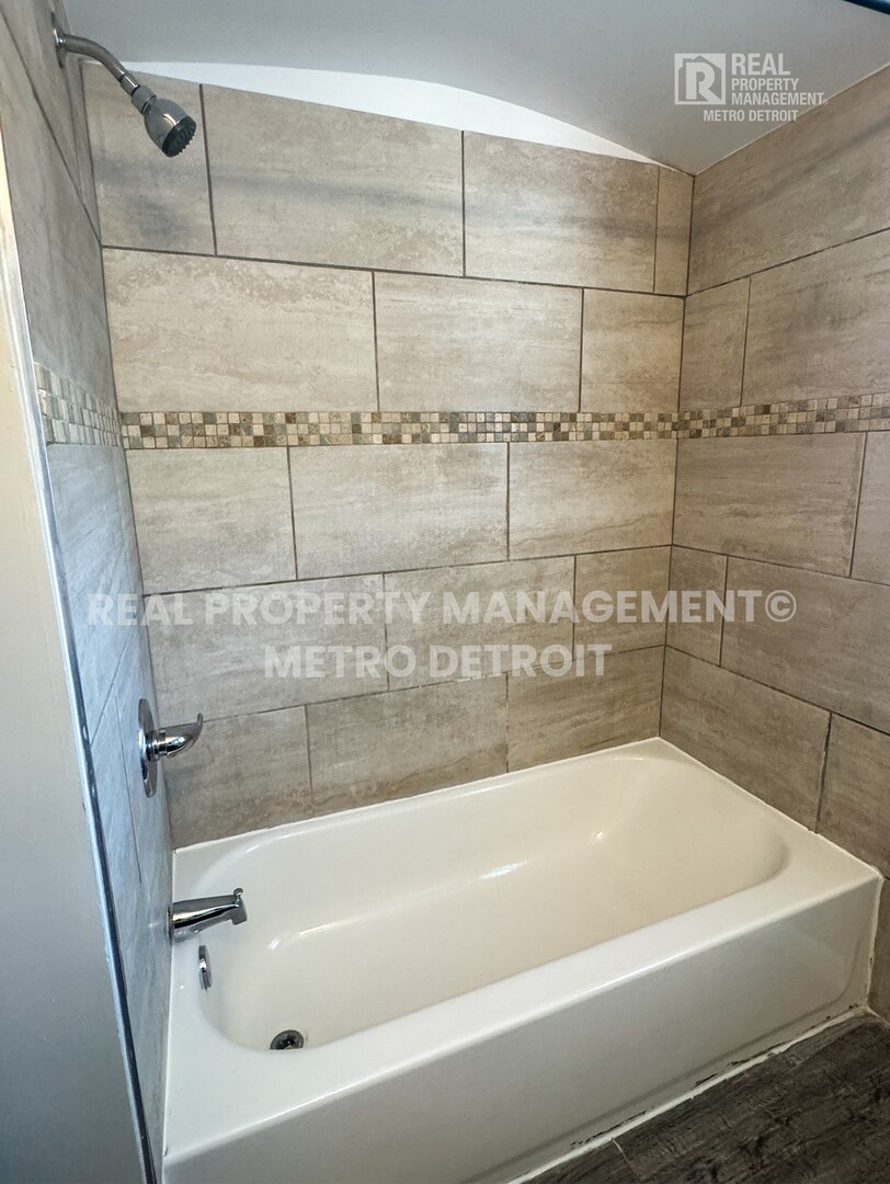 Building Photo - 19645 Woodmont St