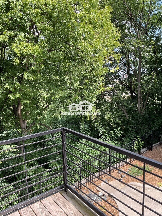 Building Photo - 1319 Millpark Ln