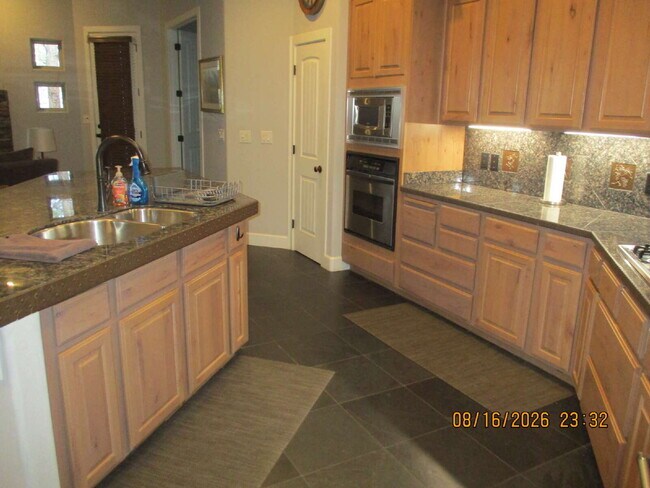 Building Photo - 61 N Aspen Dr