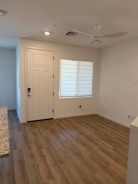 Building Photo - 4570 S Renaissance Dr