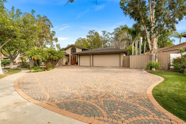 Building Photo - 6115 Manzanillo Dr