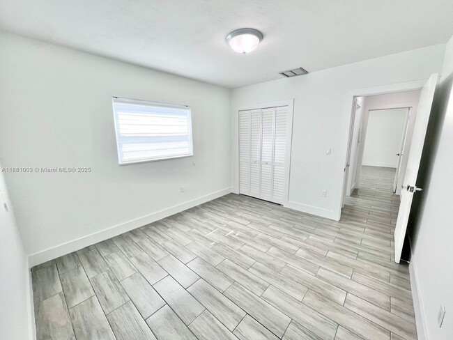 Building Photo - 7290 SW 34th Street Rd