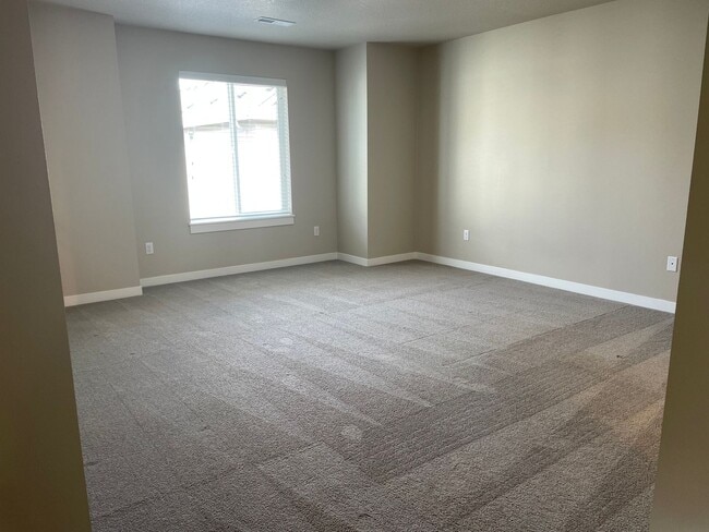 Building Photo - NEWLY BUILT 3 BED/2 BATH OPEN CONCEPT HOME...