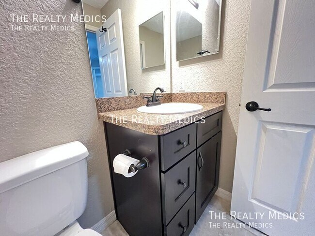 Building Photo - 36 Malauka Run Dr