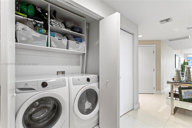 Building Photo - 16385 Biscayne Blvd