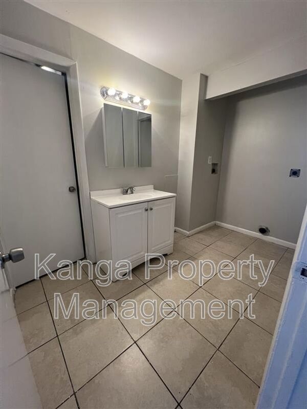 Building Photo - 3206 Louisiana Ave