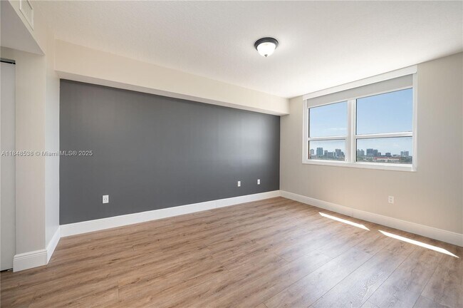 Building Photo - 3232 Coral Wy