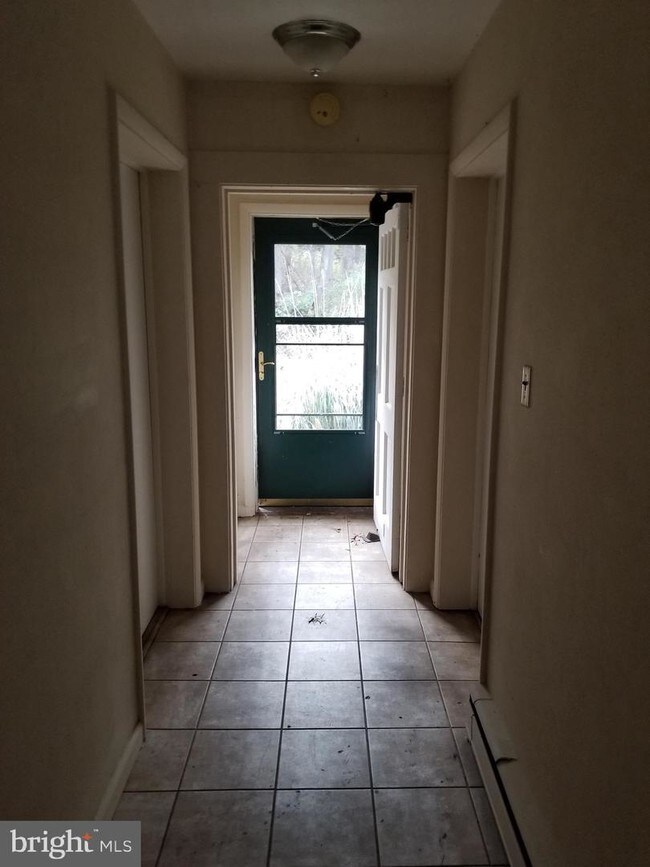 Building Photo - 691 Garden Dr