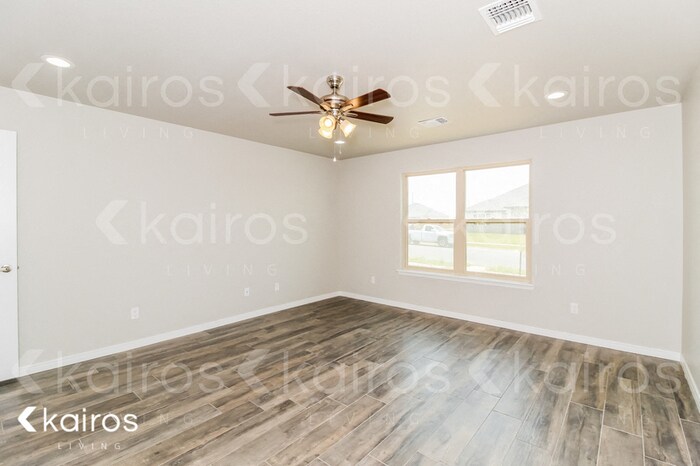 Building Photo - 2704 Daytona Ave