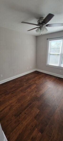 Building Photo - 26 Rujon Dr