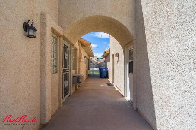 Building Photo - Spacious 6 Bedroom Home with a Balcony!