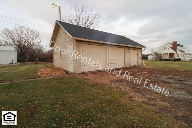 Building Photo - 9817 Stellhorn Rd