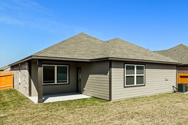 Building Photo - 420 Mustang Trot Dr