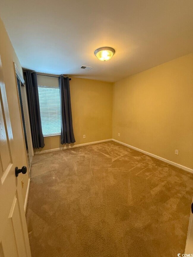 Building Photo - 22 Woodhaven Dr