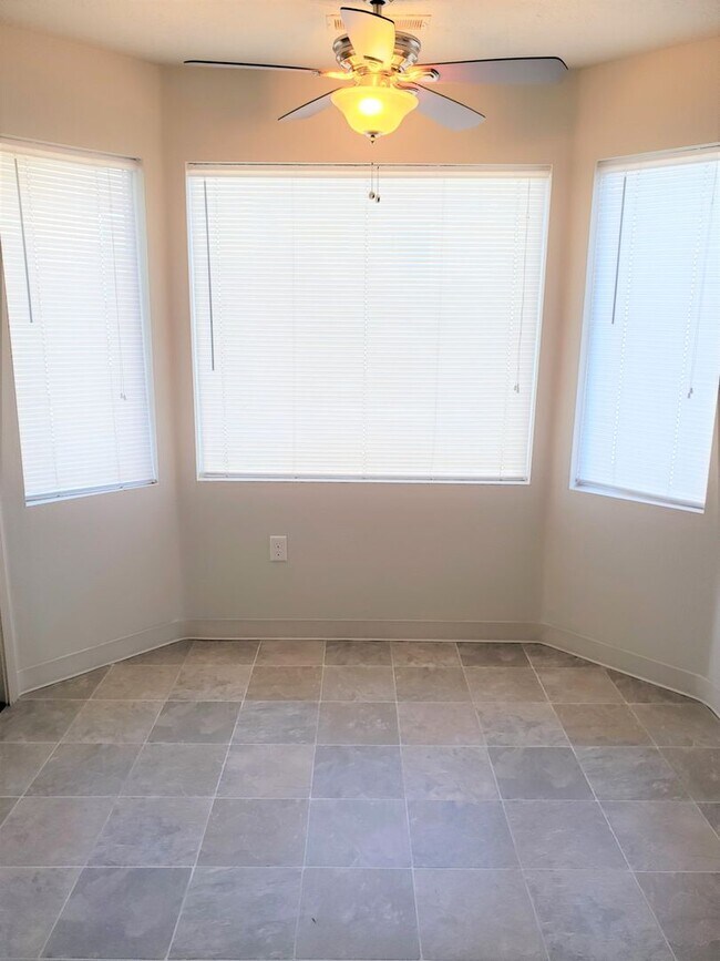 Building Photo - 1001 W Broadway Ave