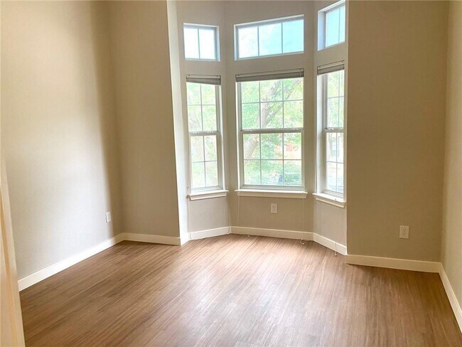 Building Photo - 1836 Chasewood Dr