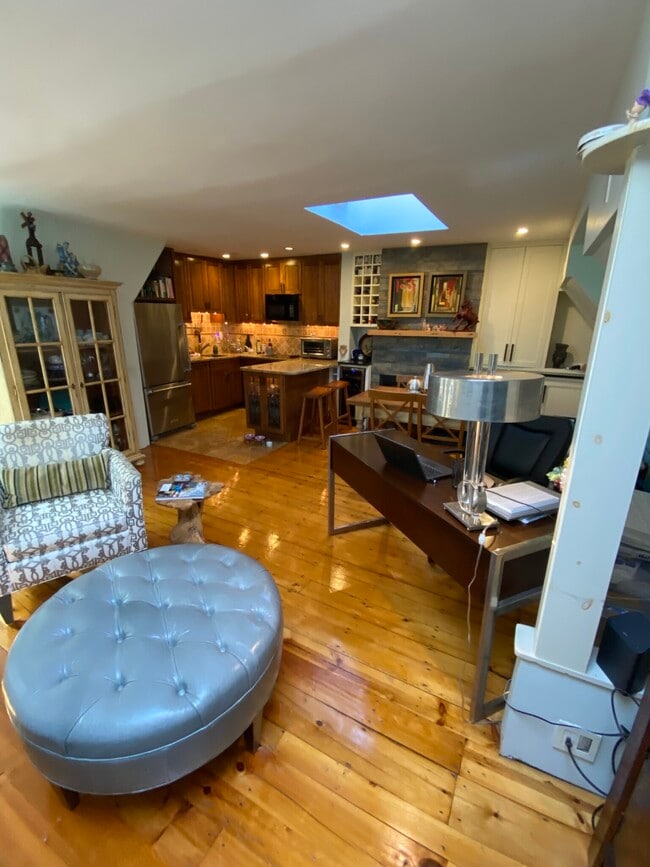 Building Photo - 52 E Springfield St