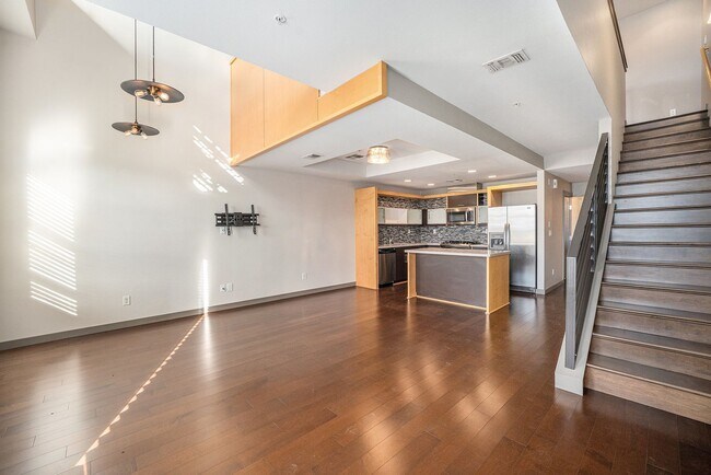 Building Photo - 2 Bed 2 Bath in Prime Location in LoHi