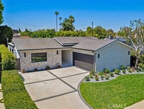 Building Photo - 5157 Woodley Ave