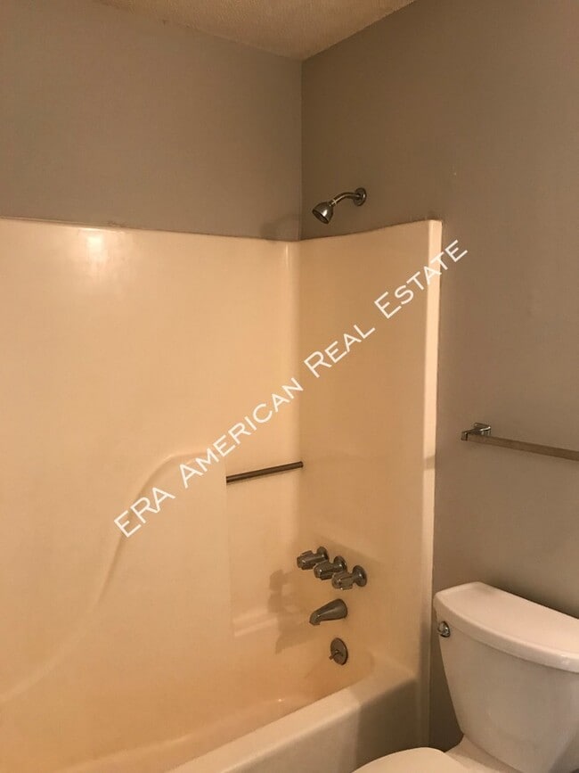 Building Photo - 571 Woodlow Rd