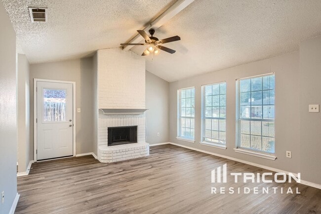 Building Photo - 1102 Glen Creek Dr