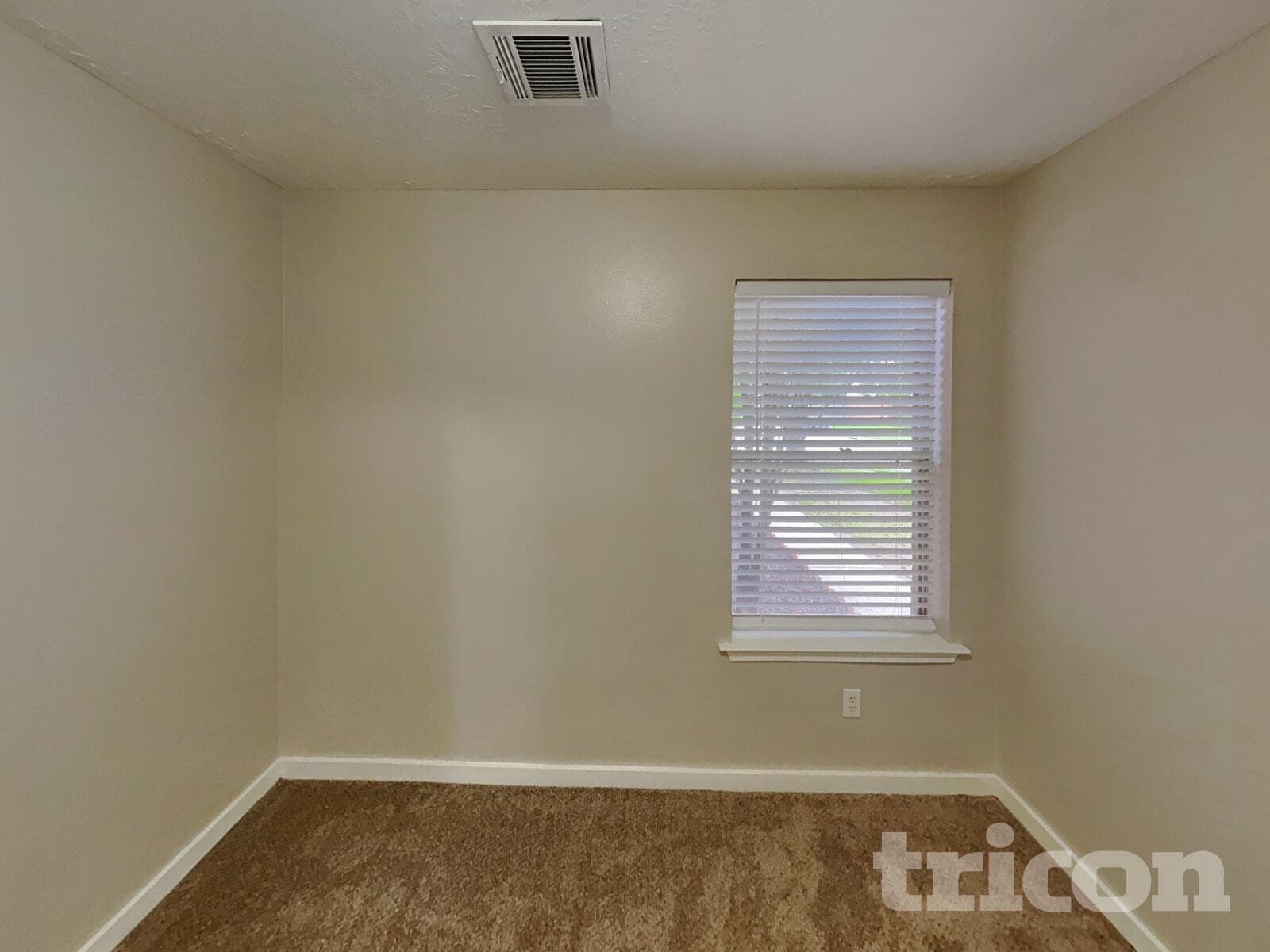 Building Photo - 1016 Deerpass Dr