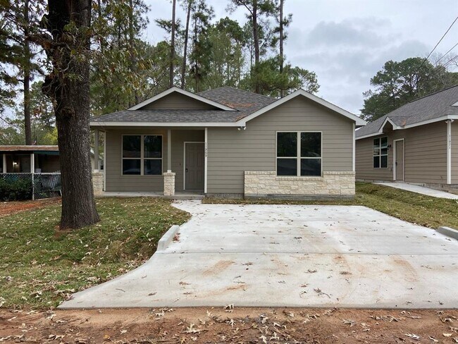 Building Photo - 10734 Royal York Dr