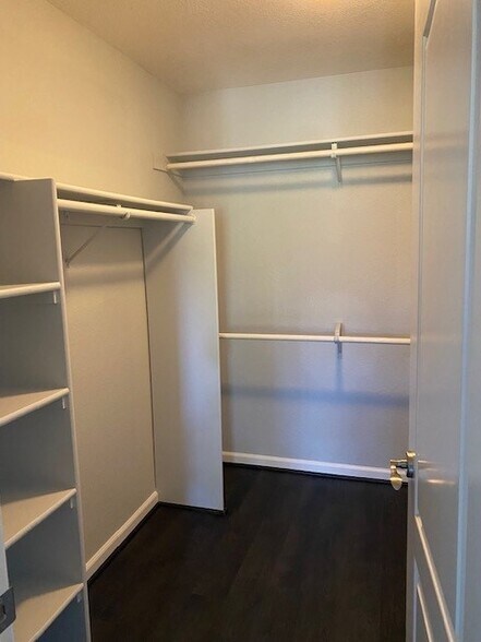 Building Photo - 1205 Yarwood Ct